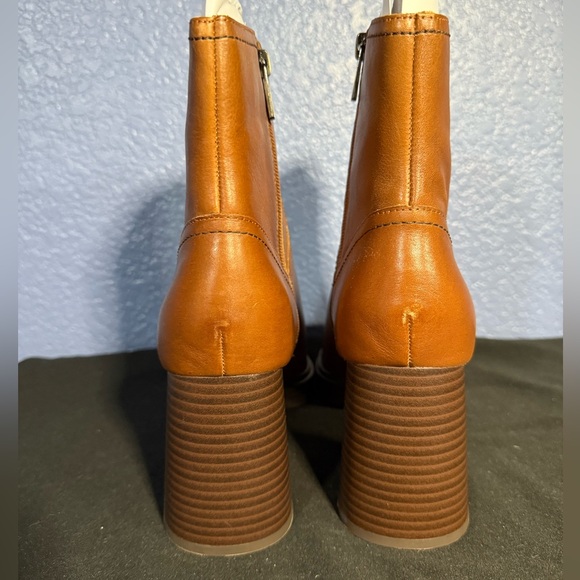 Naturalizer Ankle Boot - Picture 5 of 8